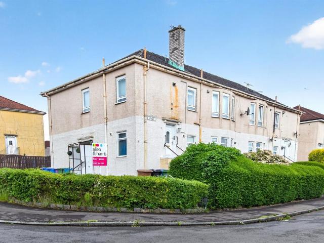 3 bedroom flat for sale