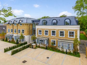 3 bedroom flat for sale