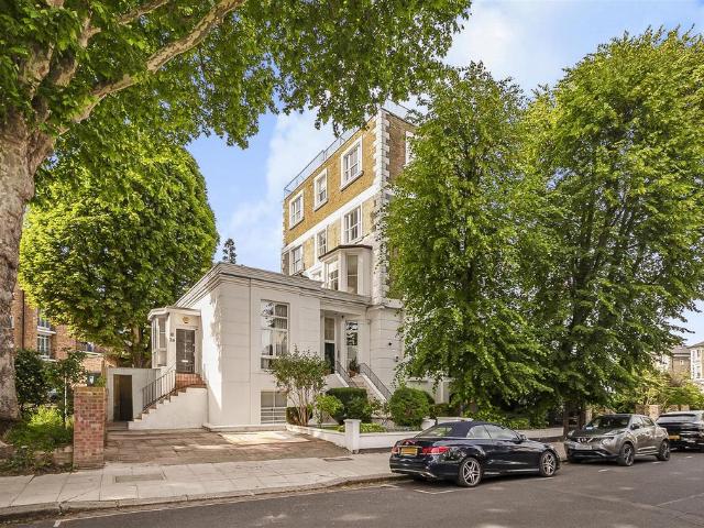3 bedroom flat for sale
