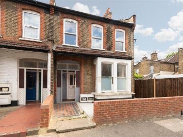 3 bedroom flat for sale