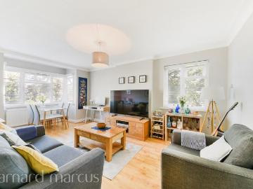 3 bedroom flat for sale