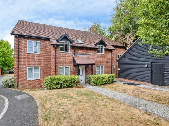 3 bedroom flat for sale