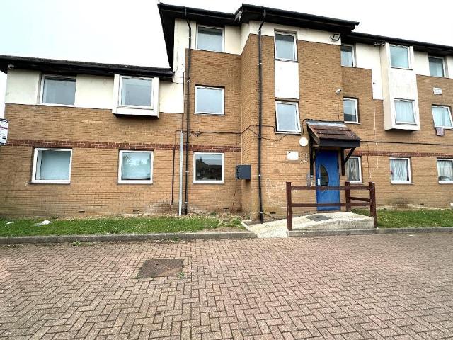 3 bedroom flat for sale