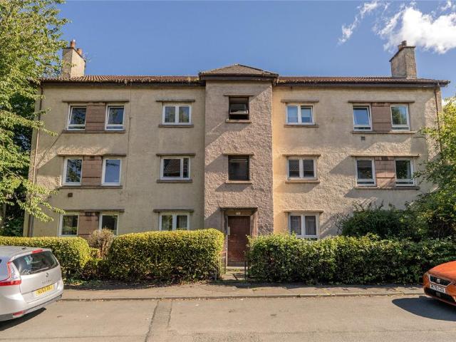 3 bedroom flat for sale