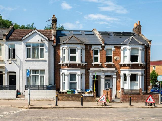 3 bedroom flat for sale