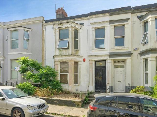 3 bedroom flat for sale