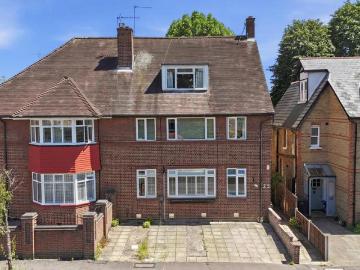 3 bedroom flat for sale