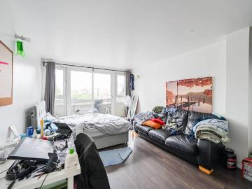 3 bedroom flat for sale