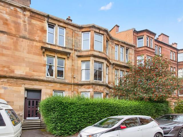 3 bedroom flat for sale