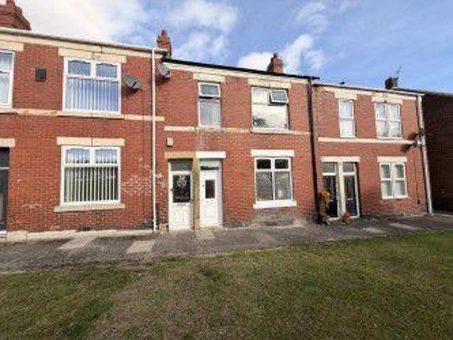 3 bedroom flat for sale