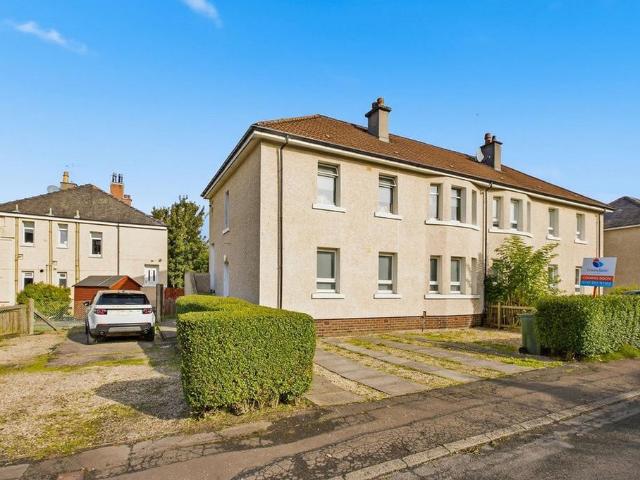 3 bedroom flat for sale