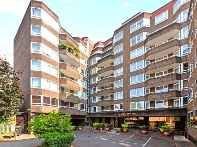 3 bedroom flat for sale