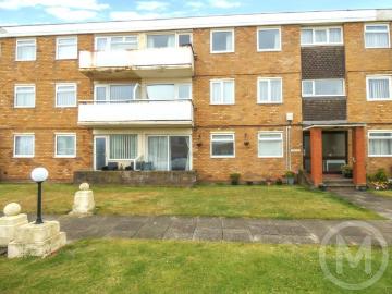 3 bedroom flat for sale