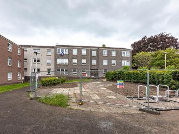 3 bedroom flat for sale