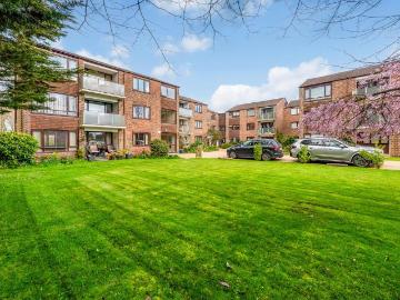 3 bedroom flat for sale