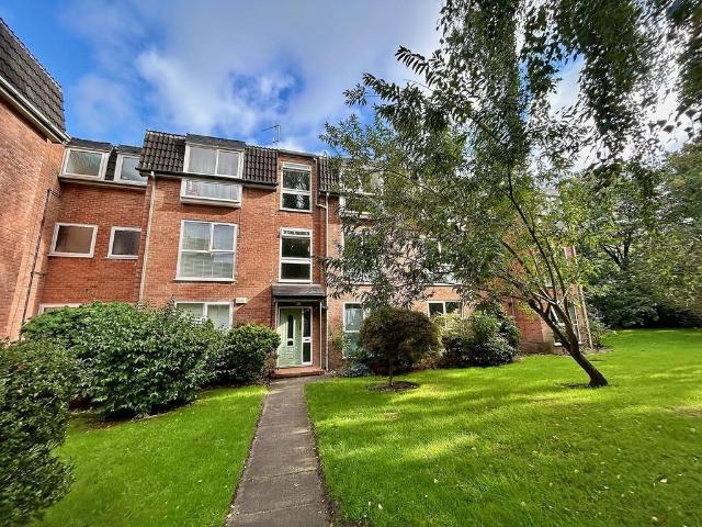 3 bedroom flat for sale