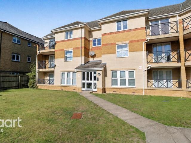 3 bedroom flat for sale