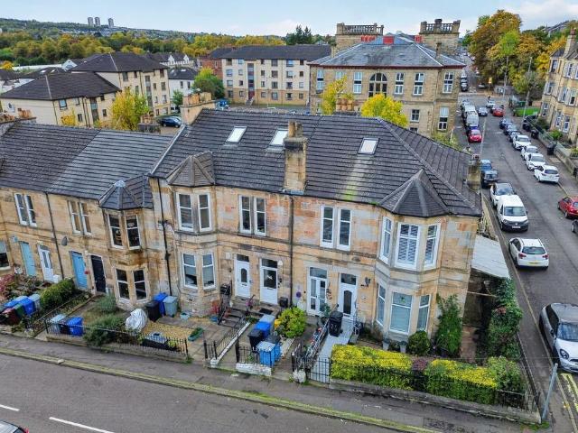 3 bedroom flat for sale