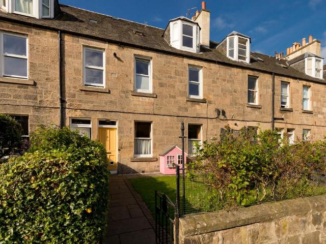 3 bedroom flat for sale