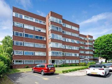 3 bedroom flat for sale