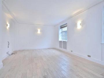 3 bedroom flat for sale