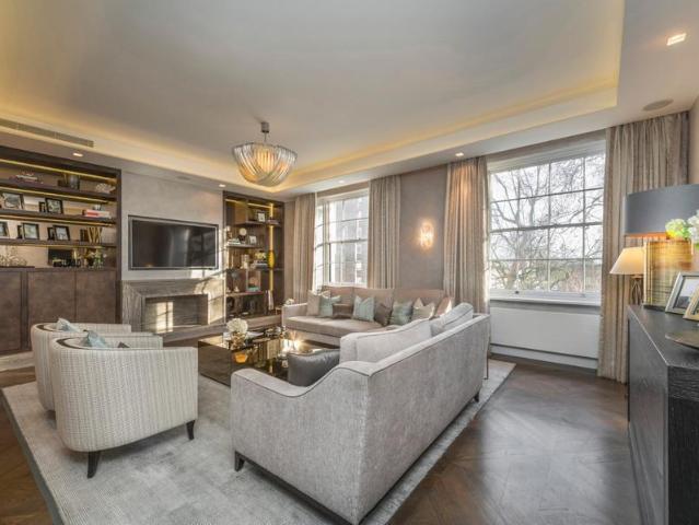3 bedroom flat for sale