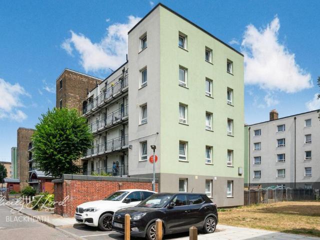 3 bedroom flat for sale