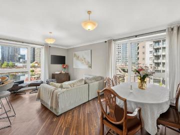 3 bedroom flat for sale
