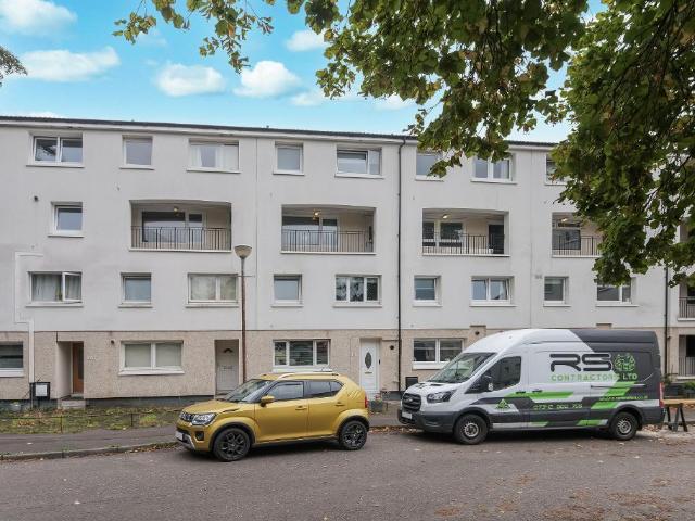 3 bedroom flat for sale