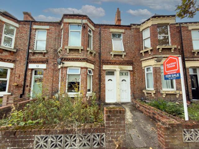 3 bedroom flat for sale