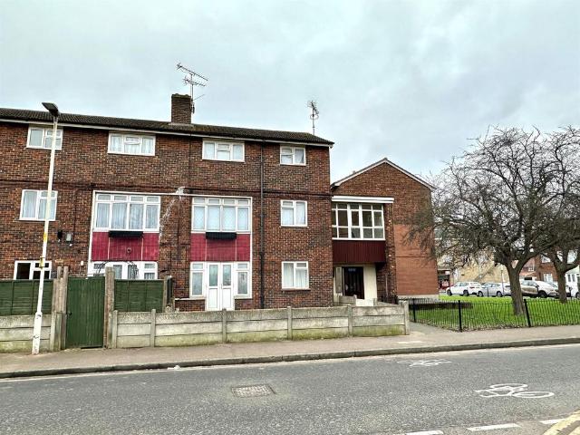 3 bedroom flat for sale