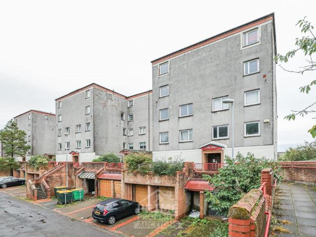 3 bedroom flat for sale