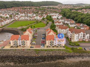 3 bedroom flat for sale