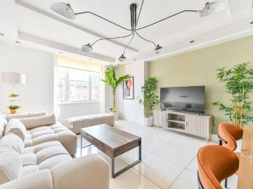 3 bedroom flat for sale