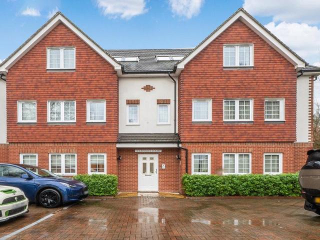 3 bedroom flat for sale