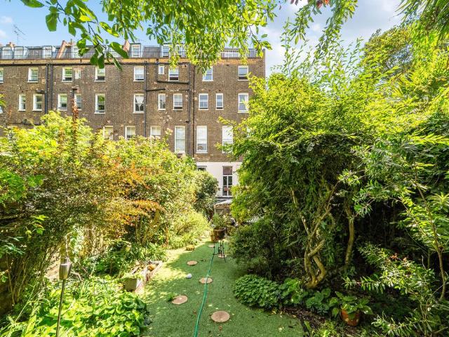 3 bedroom flat for sale