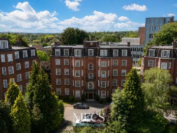 3 bedroom flat for sale