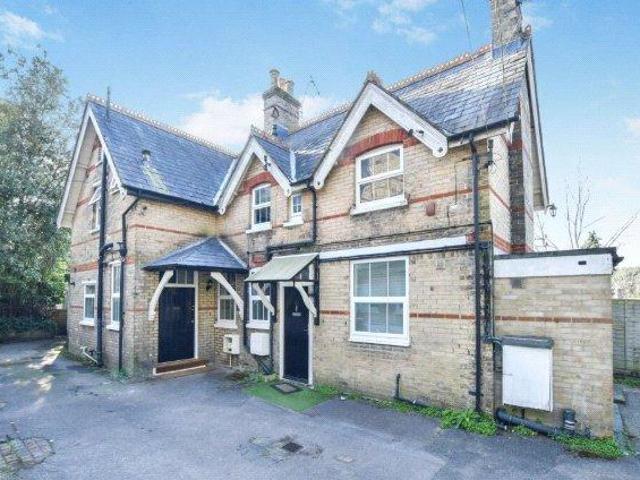 3 bedroom flat for sale