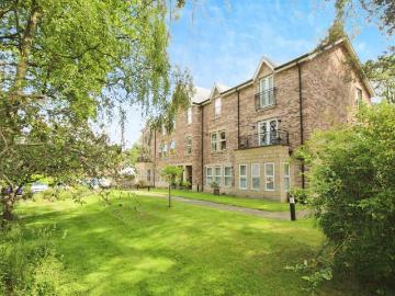 3 bedroom flat for sale