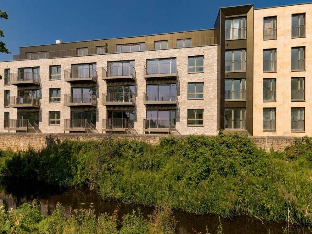 3 bedroom flat for sale