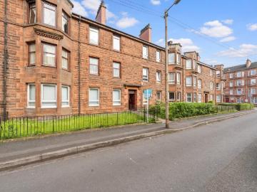 3 bedroom flat for sale