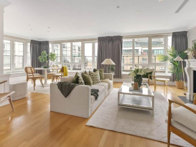 3 bedroom flat for sale