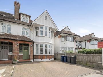 3 bedroom flat for sale