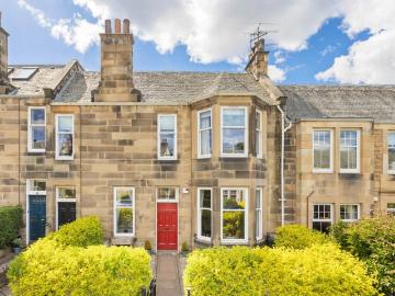 3 bedroom flat for sale