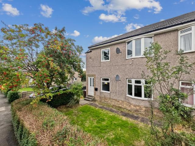 3 bedroom flat for sale