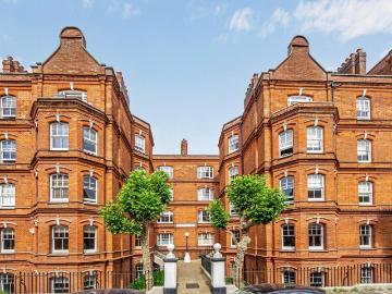 3 bedroom flat for sale