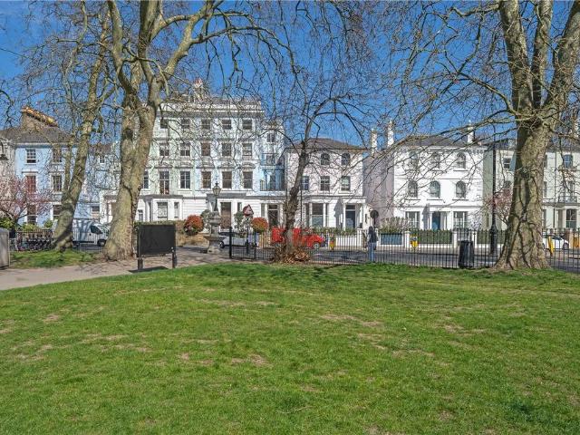 3 bedroom flat for sale
