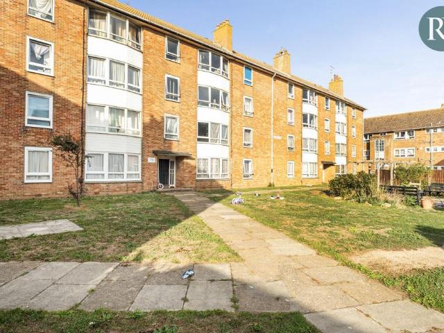 3 bedroom flat for sale