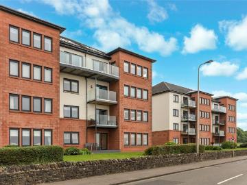 3 bedroom flat for sale