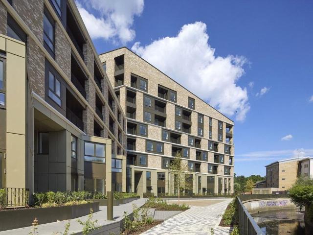 3 bedroom flat for sale